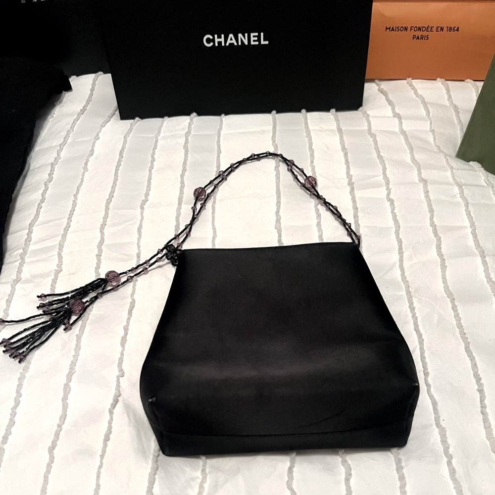 Evening bag ! Silk with beaded chain ⛓️‍💥 in EUC - black